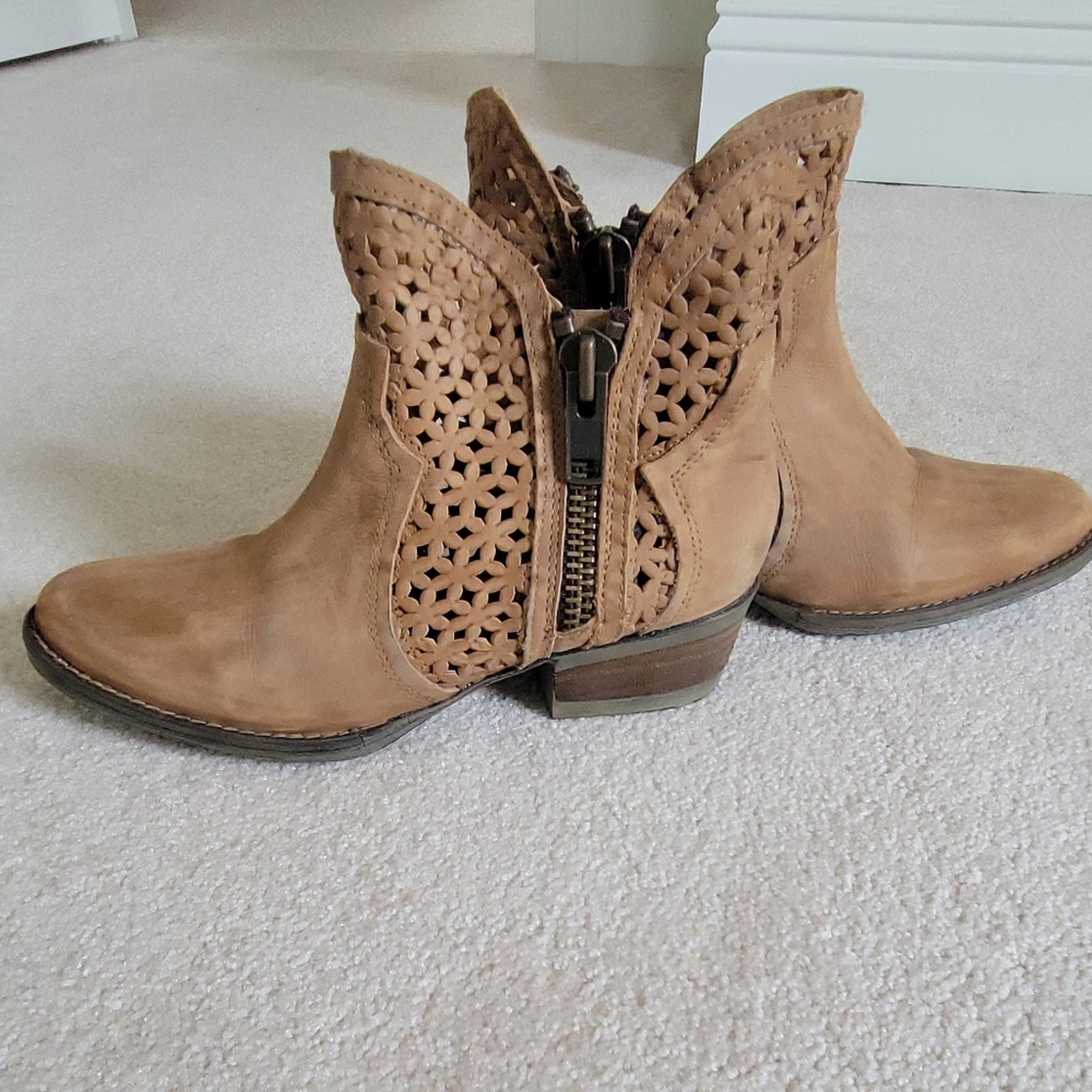 Corral boots